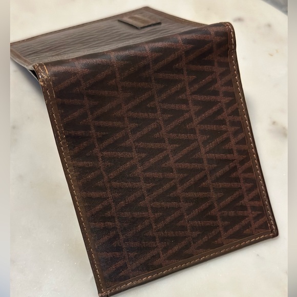 Vintage VALENTINO Bifold Monogram Wallet - Picture 4 of 16